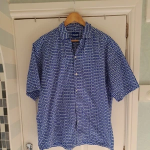 HUGO BOSS Mens Short Sleeve Shirt ..Sz XL..Model."ELIGINO"..Excellent Condition - Picture 1 of 7