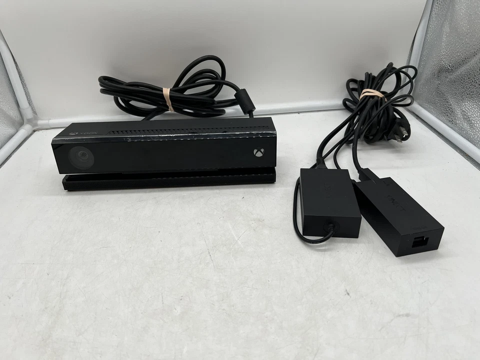 Microsoft Kinect Model 1520/1656 For Windows V2 USED For Commercial Use On PCs - Image 1 of 4