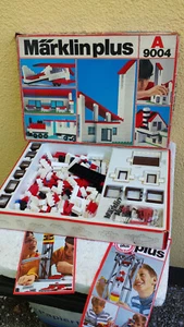 seltener 70er Jahre Klemmbausteine Bausatz Märklin Plus 9004A OVP Fenster Achsen - Bild 1 von 15