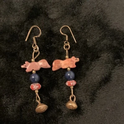 Pendientes de piedra de lapislázuli vintage artesanales de jaspe Zuni lobos y lapislázuli Dezigns de Zetroc Foto 1 de 4