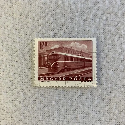 HUNGRÍA MAGYAR POSTA 1963 MEDIOS DE TRANSPORTE TREN MARRÓN CARMÍN 1,70 FT - USADO Foto 1 de 4