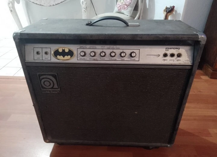 Vintage AMPEG VT-22 Tube Amp 2 12s 2 channel 100 watts w/Reverb  - Image 1 of 4