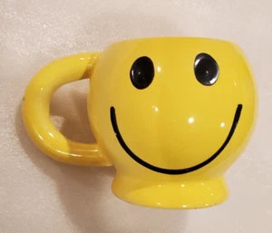 Emoji Smile Ceramic mug Retro Yellow Smiley Face Coffee Cup Mug - Picture 1 of 4