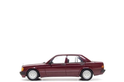 AUTOart 1:18 Mercedes-Benz 190E 2.0 en rojo Barolo Foto 1 de 4