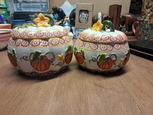 2 Temptations by Tara Alte Welt Kürbis Patch Schüsseln & Deckel 1,25 Quart, 28 Unzen EUc - Bild 1 von 6