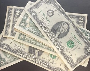 1976 $2 Notes Circulated - Picture 1 of 1