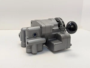 Bosch Rexroth 8P-1S Rotair Valve R431003806 NEW OPEN BOX - Picture 1 of 10