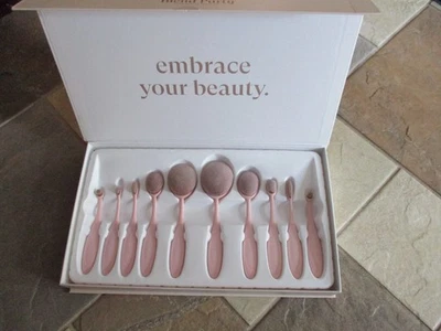 NUEVO Juego de brochas de maquillaje Vanity Planet 10 piezas mezcla fiesta ovaladas ~ rosa ~ 100 % vegano Foto 1 de 2