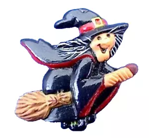 Hallmark PIN Halloween Vintage STREGA Volante BROOMSTICK BRUTTO 1980 Spilla Vacanze - Foto 1 di 2