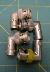 Zestaw 4 adapterów kątowych prostokątnych 74868 UG-306/U BNC wtyczka do gniazda BNC - Zdjęcie 1 z 9