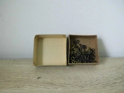 Konvolut alte Bekleidung Haken Ösen Clip Pappschachtel Mieder Damenwäsche Ghotik - Bild 1 von 4