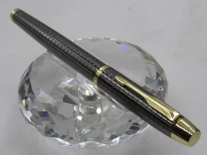 BEAUTIFUL HIGH QUALITY GRAY LATTICE CLASSIC ROLLER BALL PEN - Picture 1 of 6