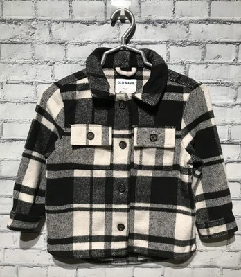 Chaqueta Camisa Old Navy, Niño S (6-7), Franela Negra/Blanca Manga Larga/Botón/Cuello Foto 1 de 4