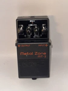 PEDALE DISTORSIONE BOSS METAL ZONE MT-2 - Testato - Foto 1 di 3