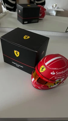 Charles Leclerc Scuderia Ferrari 1:2 Mini-Helm - Bild 1 von 4
