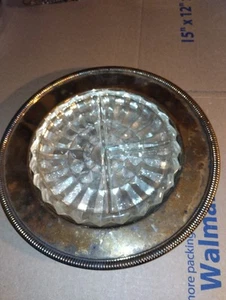 Vassoio vintage 10" rotondo argento internazionale co con inserto vetro diviso 7" Relish - Foto 1 di 4