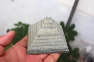 495g NATURAL RARE LINE JADE QUARTZ CRYSTAL PYRAMID HEALING - Picture 1 of 6
