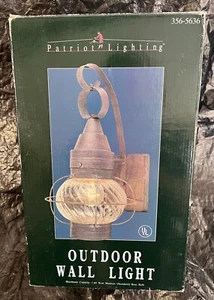 OUTDOOR WALL LIGHT CLEAR SWIRLED GLASS COBBLE STONE FINISH LANTERN STYLE NOSWB - Picture 1 of 24