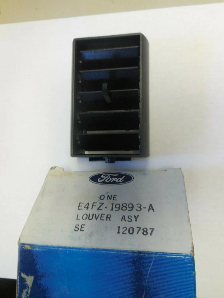 Ford Escort 1984-1990 aire acondicionado tablero central ventilación E4FZ-19893-A nuevo de lote Foto 1 de 1