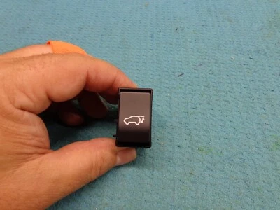 LEXUS RX350 RX450h 10 11 12 13 14 15 BOTÓN INTERRUPTOR ESCOTILLA PUERTA LEVADIZA ELÉCTRICA EN TABLERO Foto 1 de 4