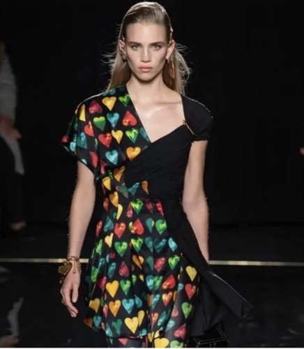 Abito nuovo con etichette Versace Safetypin stampa cuore taglia 42