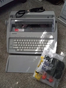 Macchina da scrivere elettrica Brother Correctronic GX-6750 come nuova - Foto 1 di 7