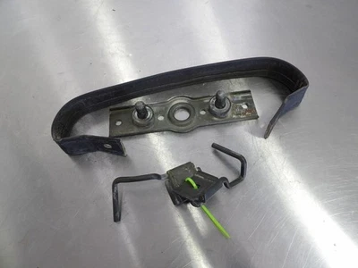 06-07 Correa de asiento trasero y soportes Suzuki GSXR750 45180-01H01 Foto 1 de 4