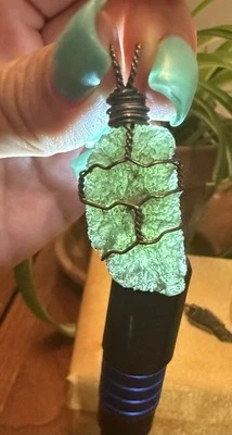  Genuino Checo Manzana Verde RARO Moldavita Colgante Alambre Envuelto Plata de Ley  Foto 1 de 4