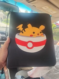 NEU Pokemon Pikachu Pro Binder Kartenhalter 2025 - Für 360 Karten! - Bild 1 von 3