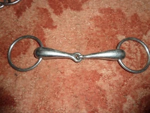 PUNTA SNAFFLE BOCCA CAVA 5 3/4" CONDIZIONE USATA - Foto 1 di 1