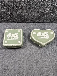 Lovely 2 x Wedgwood Jasperware (Sage Green) Trinket + lids - Square / Heart - Picture 1 of 11