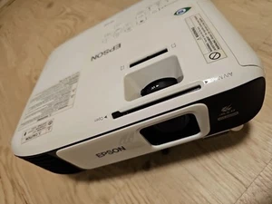 Epson EB-U42 Full-HD 1920x1200 Beamer WLAN 3600 ANSI-Lumen * Nur 44 Stunden - Bild 1 von 5