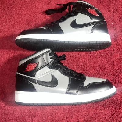 Talla 6y Jordan 1 Mid Shadow Negro Gris Y Blanco Foto 1 de 4