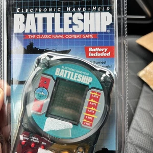 Hasbro Battleship Naval Combat Game Electronic Hand Held The Classic 1999 Origi - Picture 1 of 5
