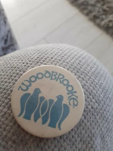 Insignia vintage de Woodbrooke - Imagen 1 de 3