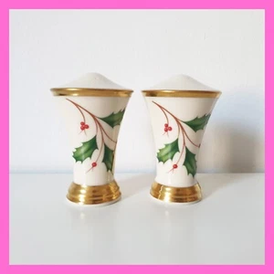 Lenox Holiday Salt and Pepper Shaker Set Holly Berries Nouveau Gold Rim Vintage - Picture 1 of 8