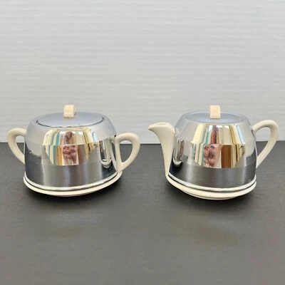 Crema y azúcar de cerámica Mid Century MCM con cubiertas de metal hechas en Inglaterra 877448 Foto 1 de 4