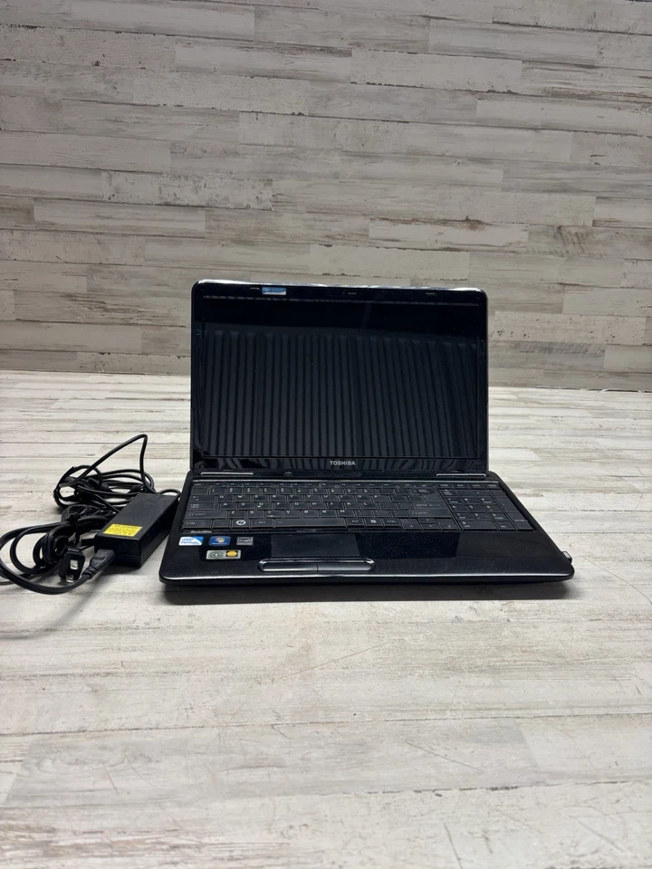 Toshiba Satellite L655-S5153 15.6” Laptop Intel i3 4GB RAM 320GB HDD Windows 10 - Image 1 of 4