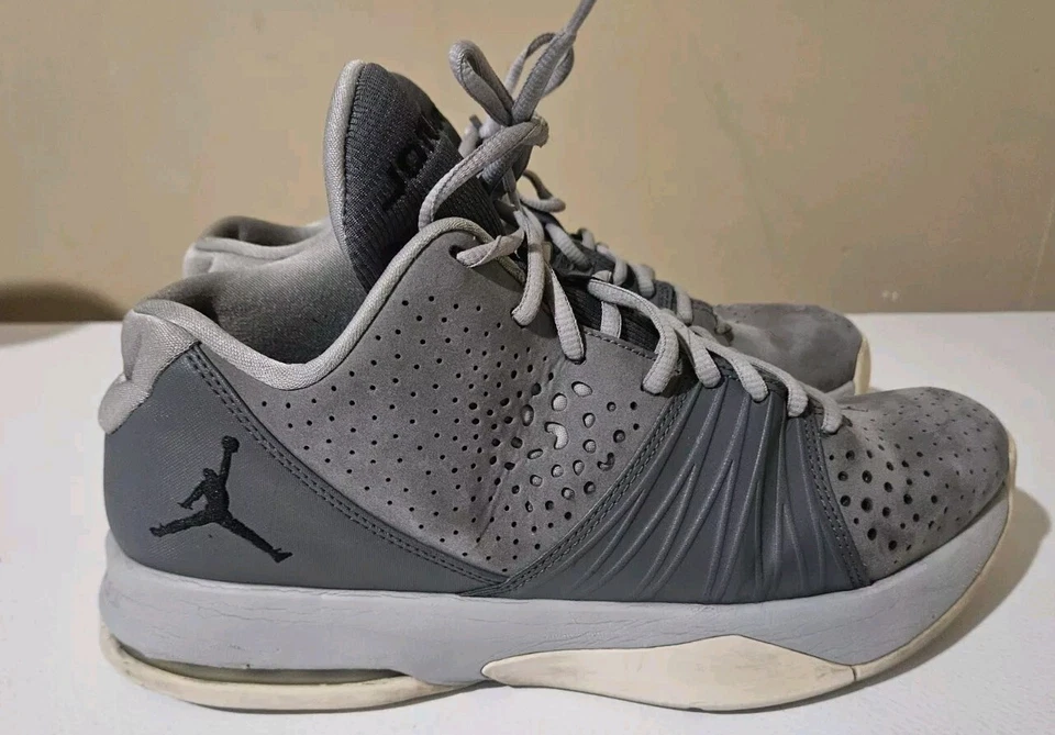 ZAPATOS DE BALONCESTO HOMBRE TALLA 13 NIKE AIR JORDAN 5 AM 807546-003 GRIS CUERO Foto 1 de 4
