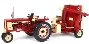 SPECCAST - Tracteur avec broyeur mélangeur IH 1150 - IH FARMALL 504 - 1/16 -... - Imagen 1 de 6