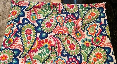 Fronha padrão floral Pottery Barn Teen Paisley orgânica - Imagem 1 de 3