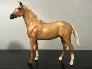 Breyer Horse Tractor Supply Classics Palomino Duchess - Picture 1 of 6