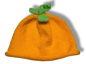 Handgefertigte orangefarbene Strickmütze im Kürbis-Stil Baby Kleinkind Beanie grüner Stiel Oberteil - Bild 1 von 5