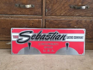 🚨 Letrero de metal vintage SEBASTIAN Lathe Company NOS - Imagen 1 de 7