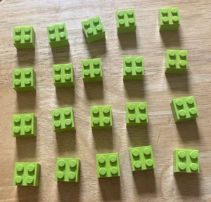 Lego 20 Lime Green Bricks Building Blocks 2 x 2 Stud Parts-Washed - Picture 1 of 1