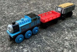 GOLD DUST THOMAS ENGINE GOLD MINE RICKETY & CAR THOMAS & FRIENDS WOODEN RAILWAY! - Picture 1 of 6