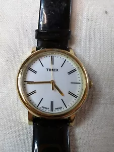 Ladies Timex On OEM Patent Leather Strap With Indiglo - 32mm - Quartz - Picture 1 of 10
