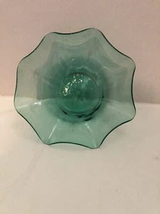 Plato Candy Bowl 9" Borde Acanalado 4” Base Vidrio Verde Soplado a Mano Pontil De Colección - Imagen 1 de 7