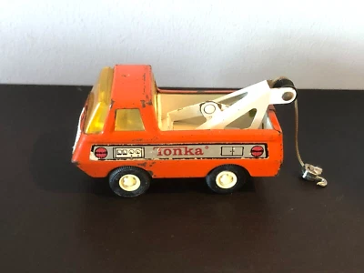 Vintage Tonka metal small-sized breakdown/pickup truck, orange, Made in USA - Image 1 of 4