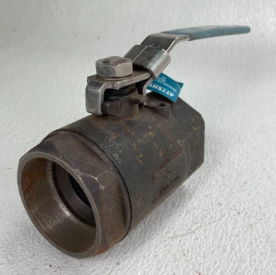 Válvula de bola MILWAUKEE de 2" extremos de soldadura de zócalo 1500 psi WCB operada por palanca (bloqueable) Foto 1 de 4